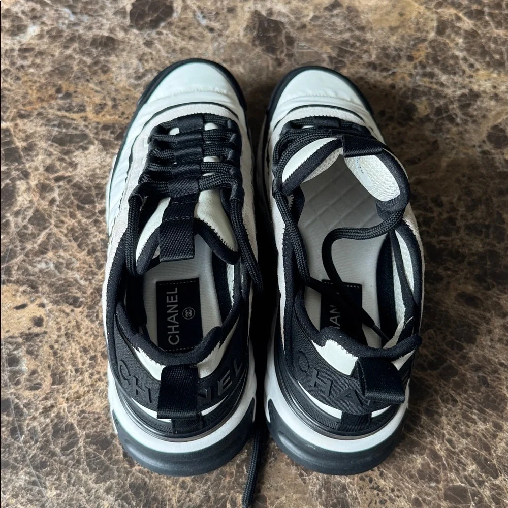 Chanel black white sneakers trainers flats sz 39